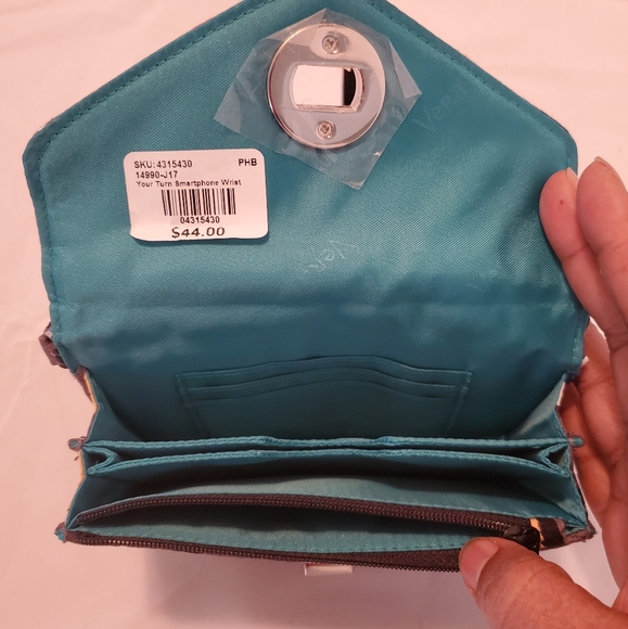 New Vera Bradley Wallet - Picture 2 of 4